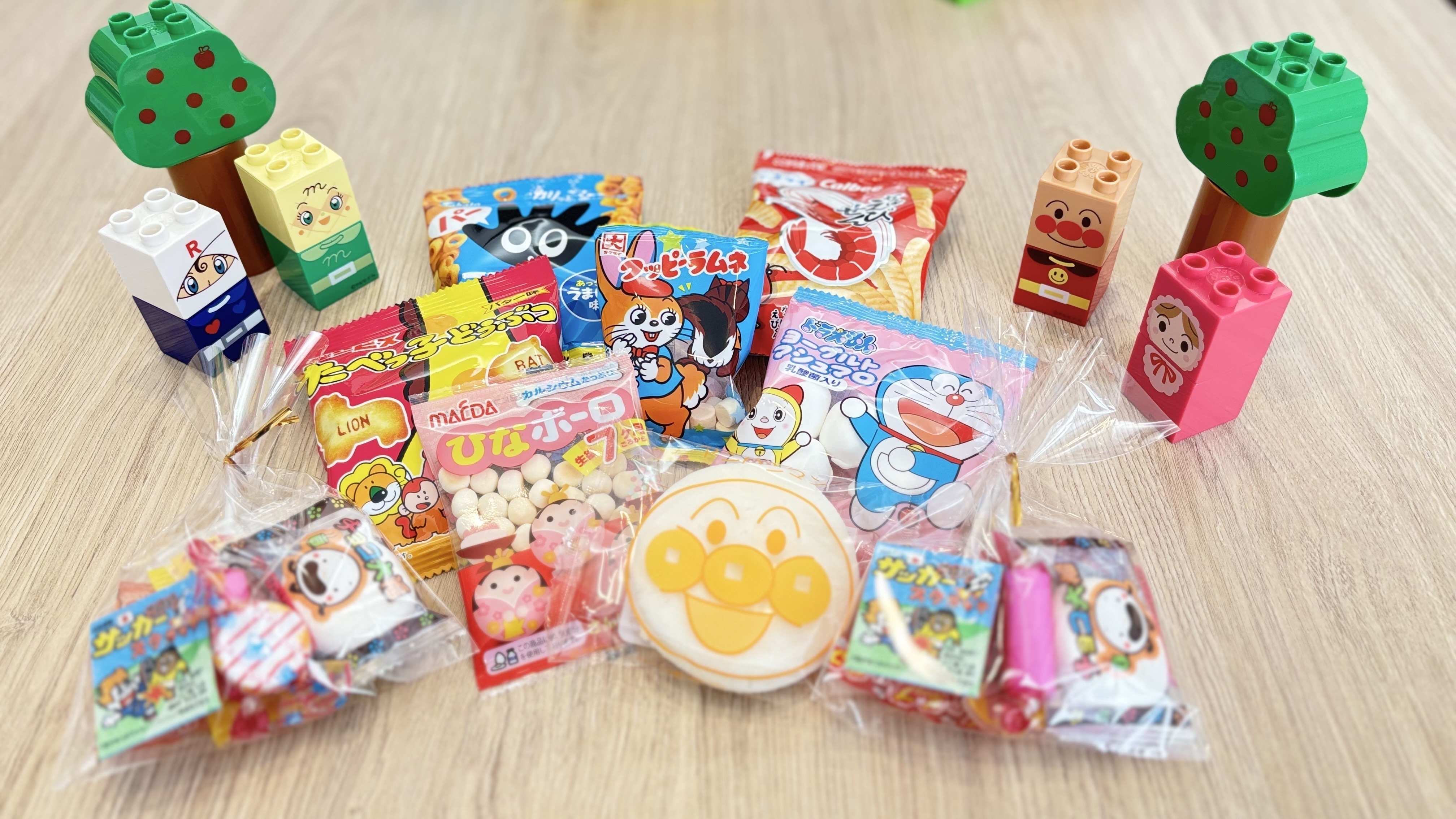 お菓子＆アンパンマンのおもちゃ